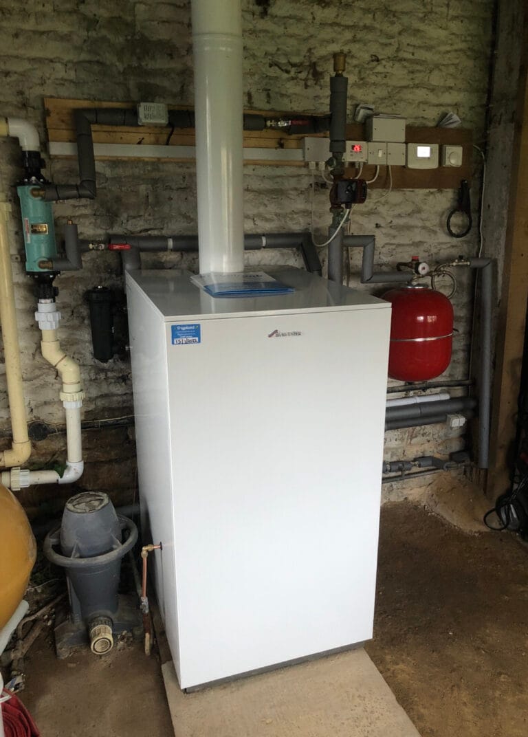 Modern floor-standing boiler installation completed by Oxyplumb engineers